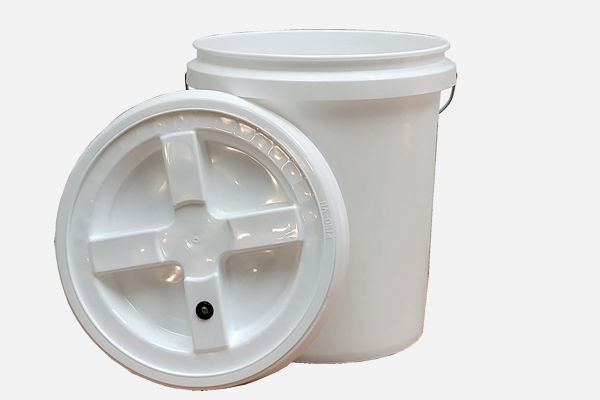 Fermenting Bucket With Airlock