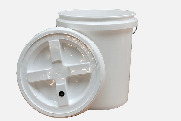 Fermenting Bucket with Airlock