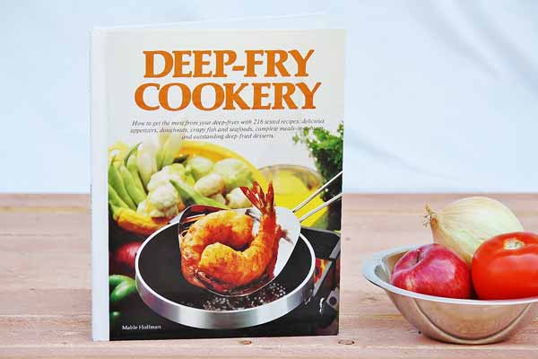 https://www.pressurecooker-outlet.com/pics/Presto-Deep-Fry-Cookery-Cookbook.jpg