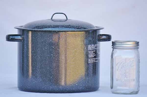 https://www.pressurecooker-outlet.com/pics/Small-Graniteware.jpg